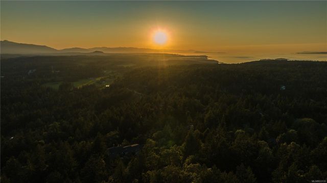 2400-chain-way-75010-38-42 at 2400 Chain Way, Nanoose, Parksville/Qualicum