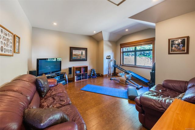 2400-chain-way-75010-38-51 at 2400 Chain Way, Nanoose, Parksville/Qualicum