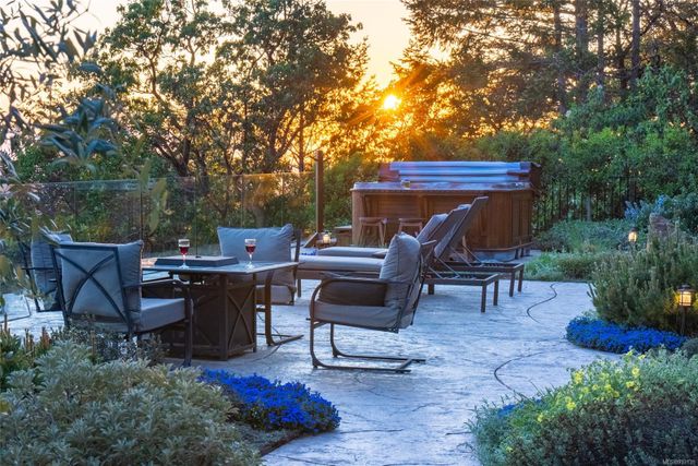 2400-chain-way-75010-38-57 at 2400 Chain Way, Nanoose, Parksville/Qualicum