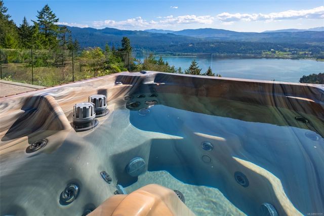 2400-chain-way-75010-38-66 at 2400 Chain Way, Nanoose, Parksville/Qualicum