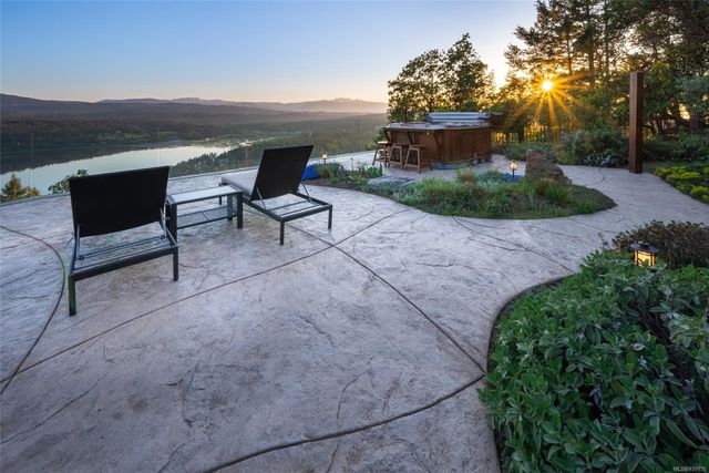 2400-chain-way-75010-38-76 at 2400 Chain Way, Nanoose, Parksville/Qualicum