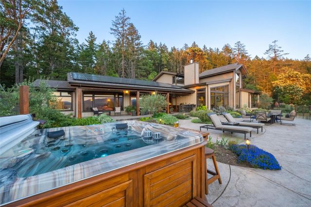 2400-chain-way-75010-38-83 at 2400 Chain Way, Nanoose, Parksville/Qualicum