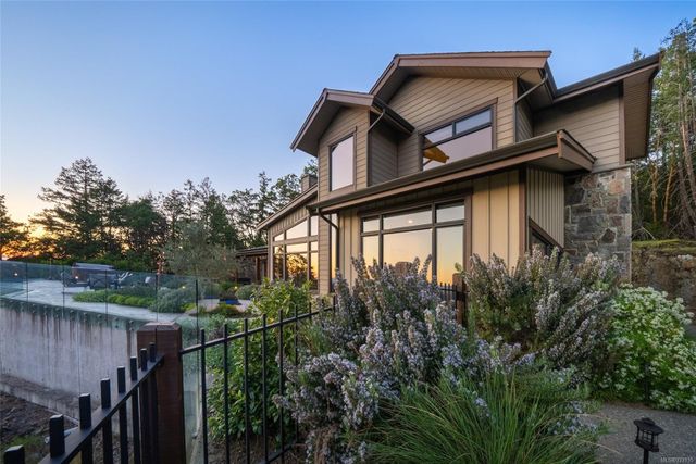 2400-chain-way-75010-38-86 at 2400 Chain Way, Nanoose, Parksville/Qualicum