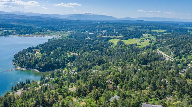 2400-chain-way-75010-38-94 at 2400 Chain Way, Nanoose, Parksville/Qualicum