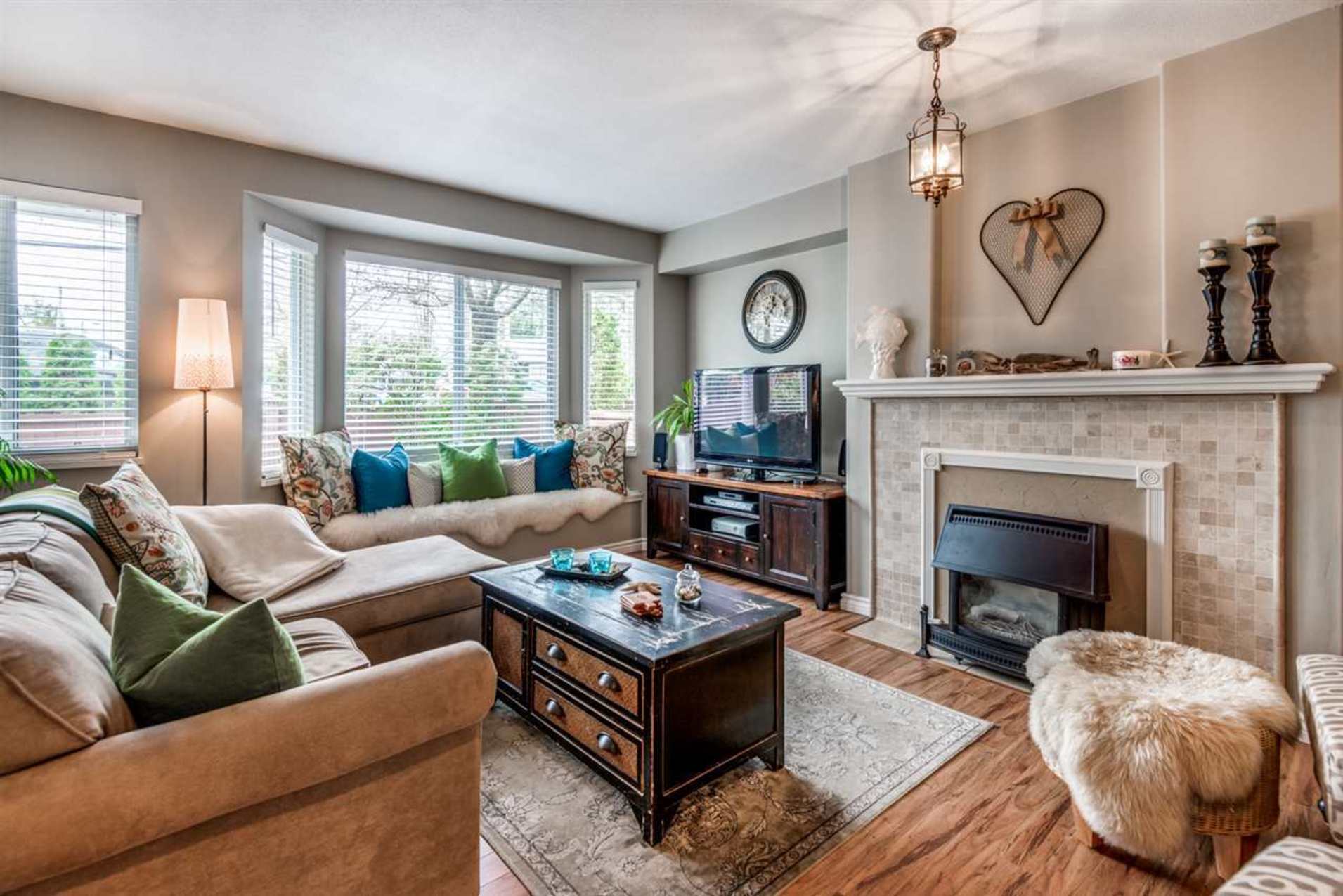 11950-232-street-cottonwood-mr-maple-ridge-02