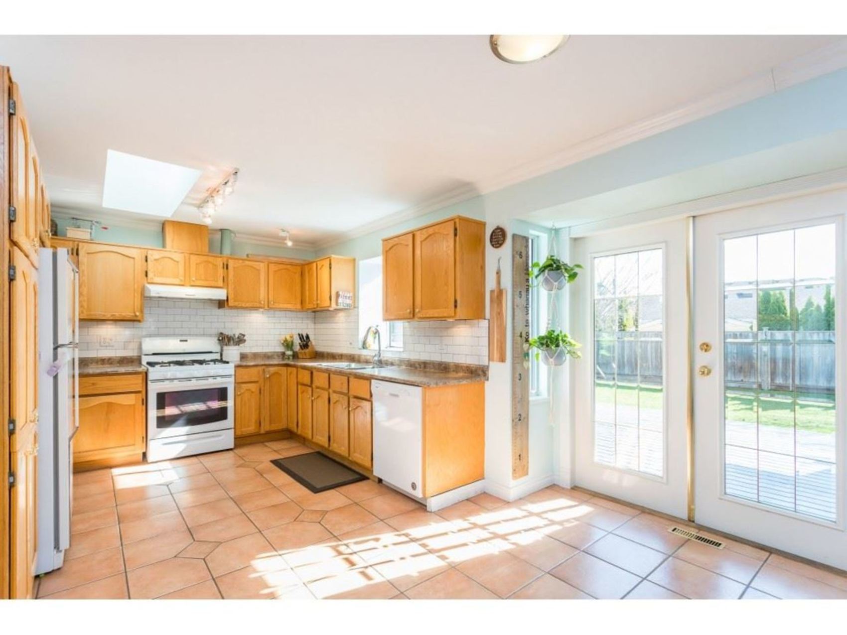 19647-somerset-drive-mid-meadows-pitt-meadows-06