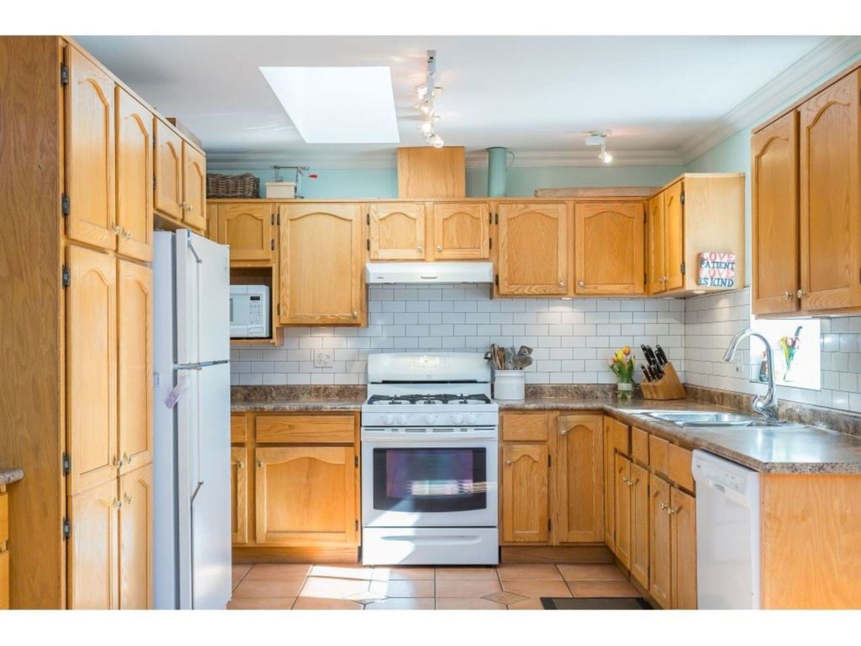 19647-somerset-drive-mid-meadows-pitt-meadows-07