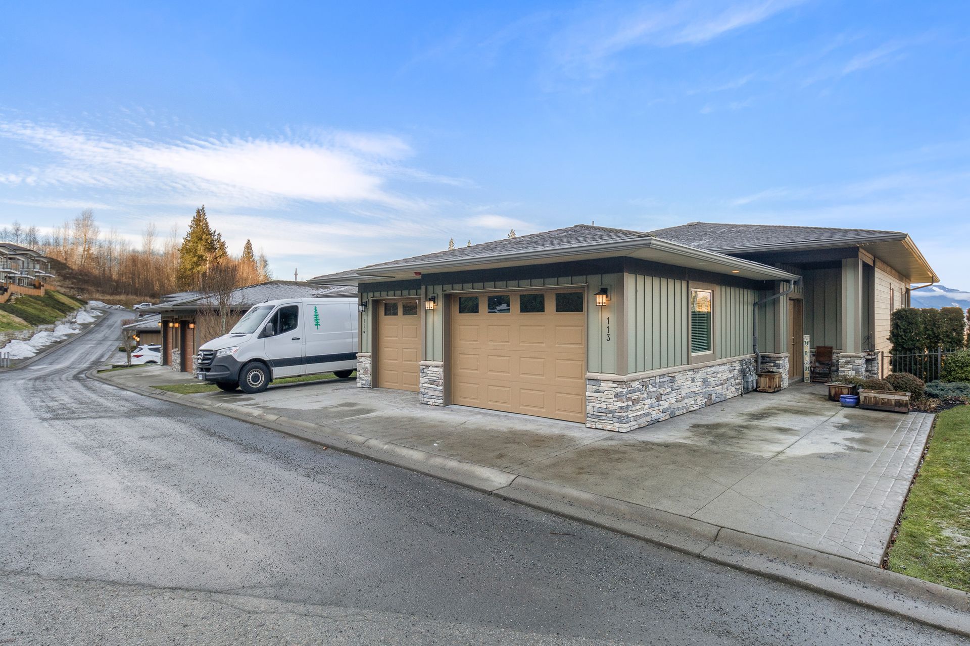 113-51096-falls-ct-chilliwack-360hometours-01