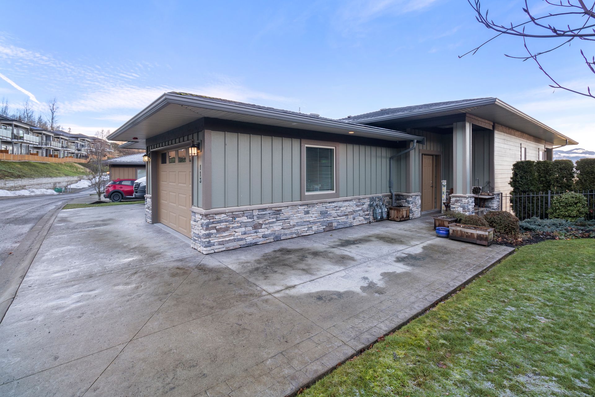 113-51096-falls-ct-chilliwack-360hometours-03