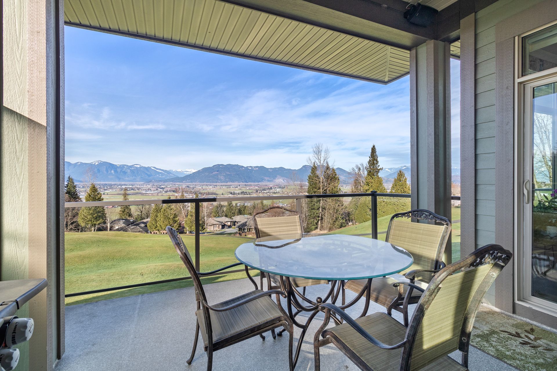 113-51096-falls-ct-chilliwack-360hometours-15