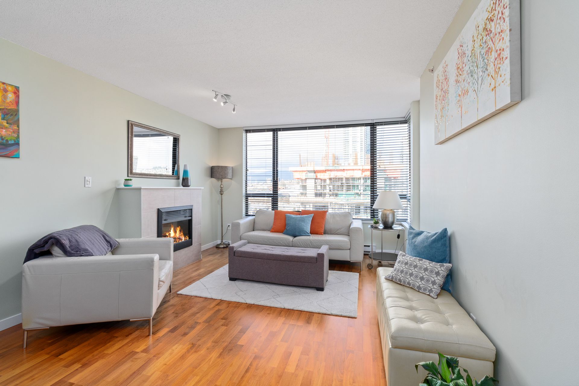 1103-4118-dawson-st-burnaby-vargha-akhtarkhavari-360hometours-04s