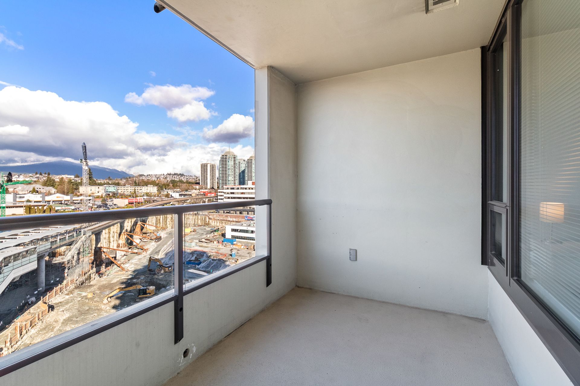 1103-4118-dawson-st-burnaby-vargha-akhtarkhavari-360hometours-11s