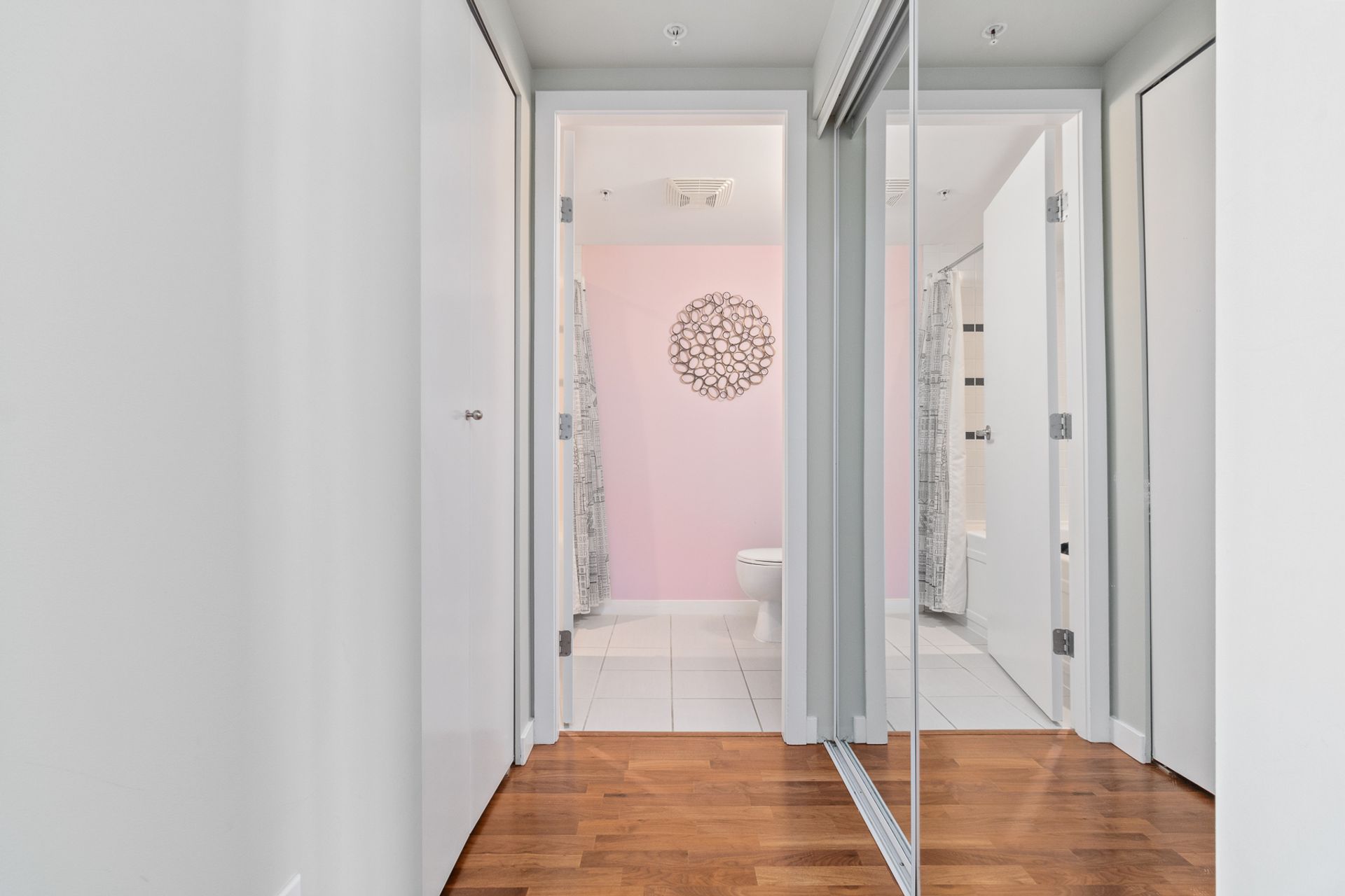 1103-4118-dawson-st-burnaby-vargha-akhtarkhavari-360hometours-16s