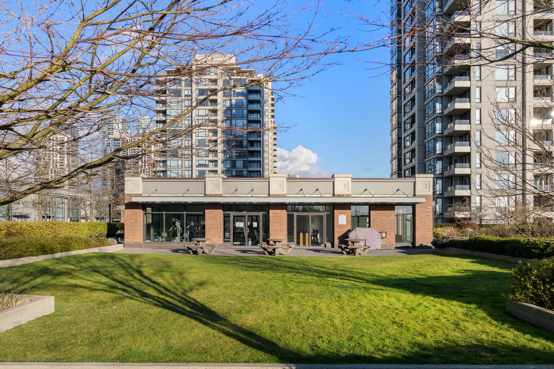 1103-4118-dawson-st-burnaby-vargha-akhtarkhavari-360hometours-19s