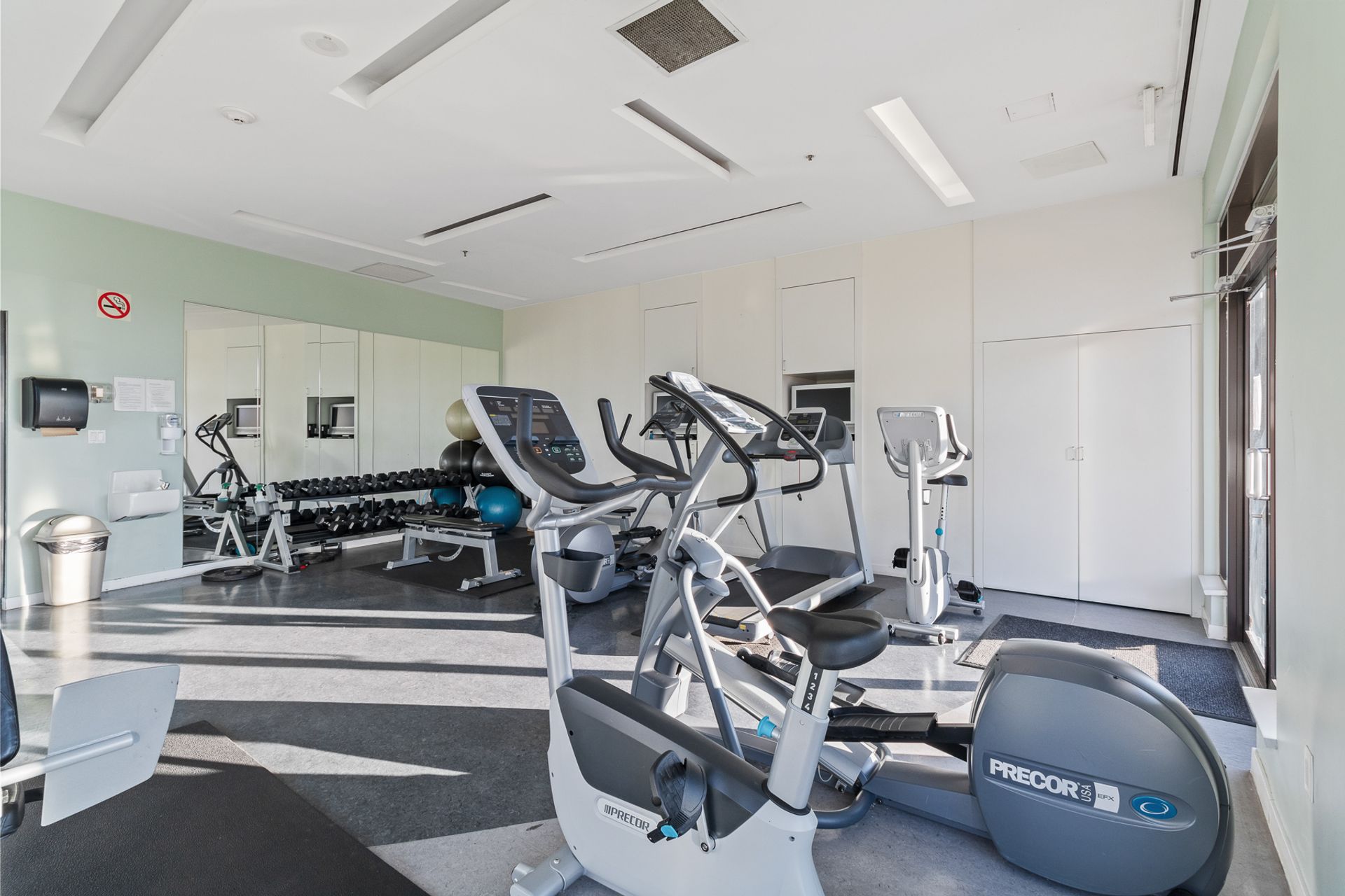 1103-4118-dawson-st-burnaby-vargha-akhtarkhavari-360hometours-20s