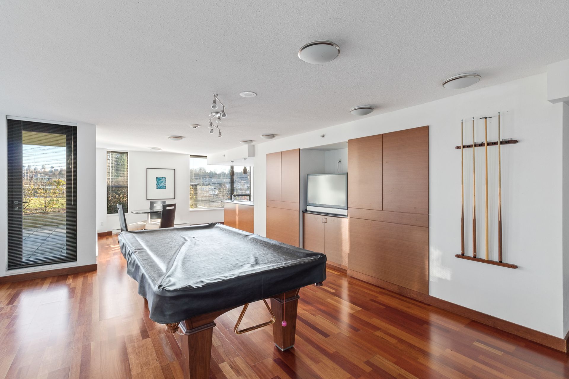 1103-4118-dawson-st-burnaby-vargha-akhtarkhavari-360hometours-22s