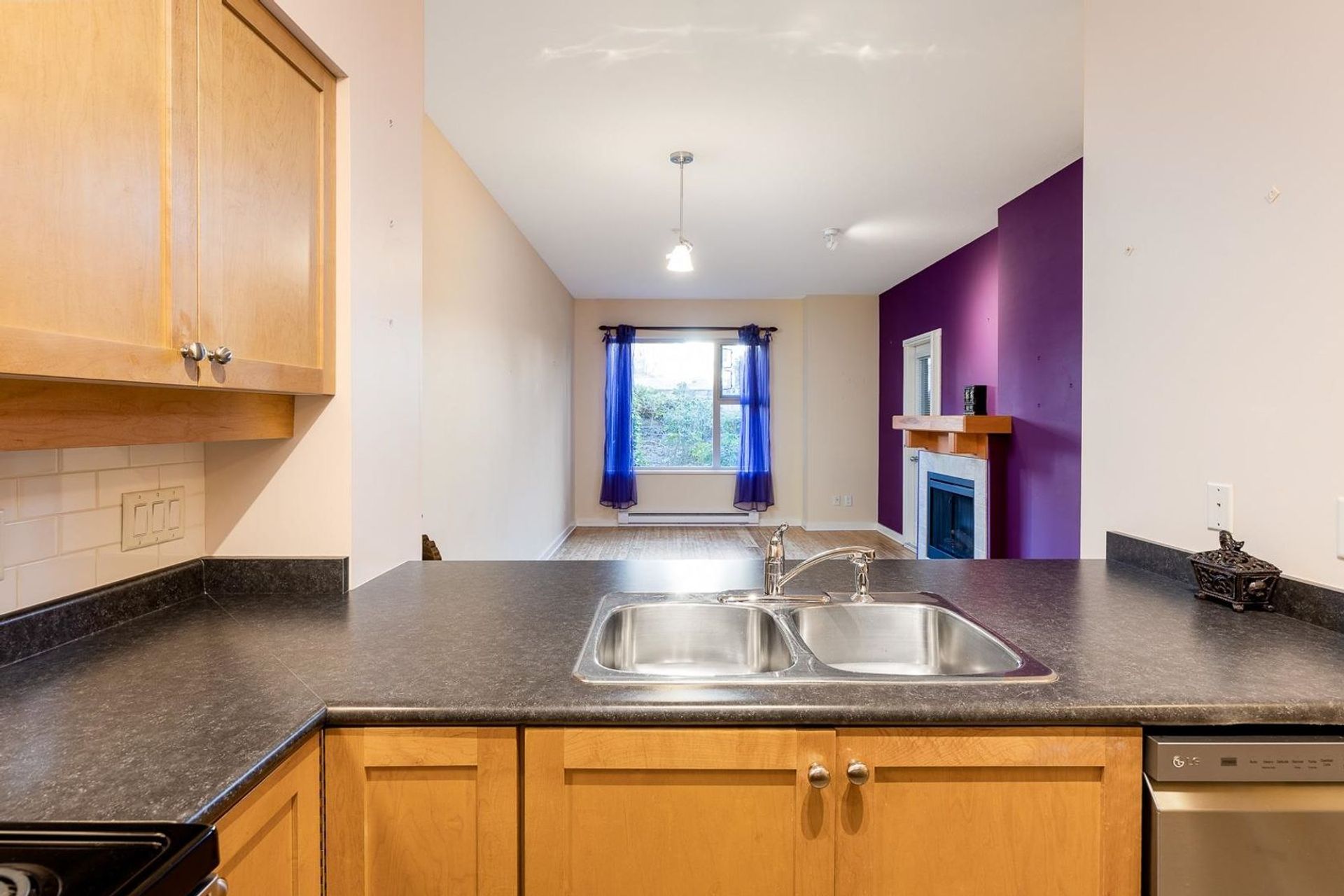 808-sangster-place-the-heights-nw-new-westminster-07