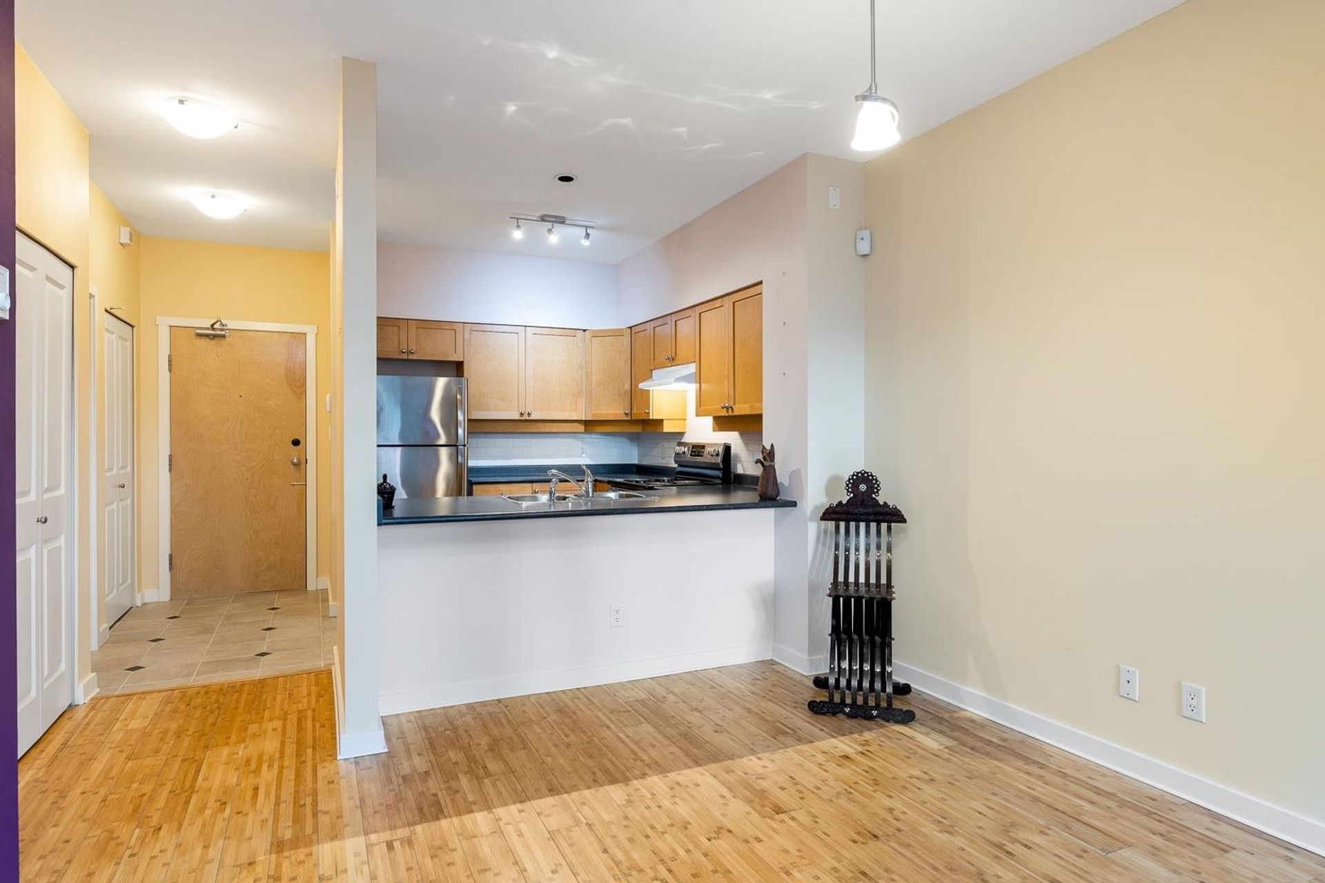 808-sangster-place-the-heights-nw-new-westminster-12