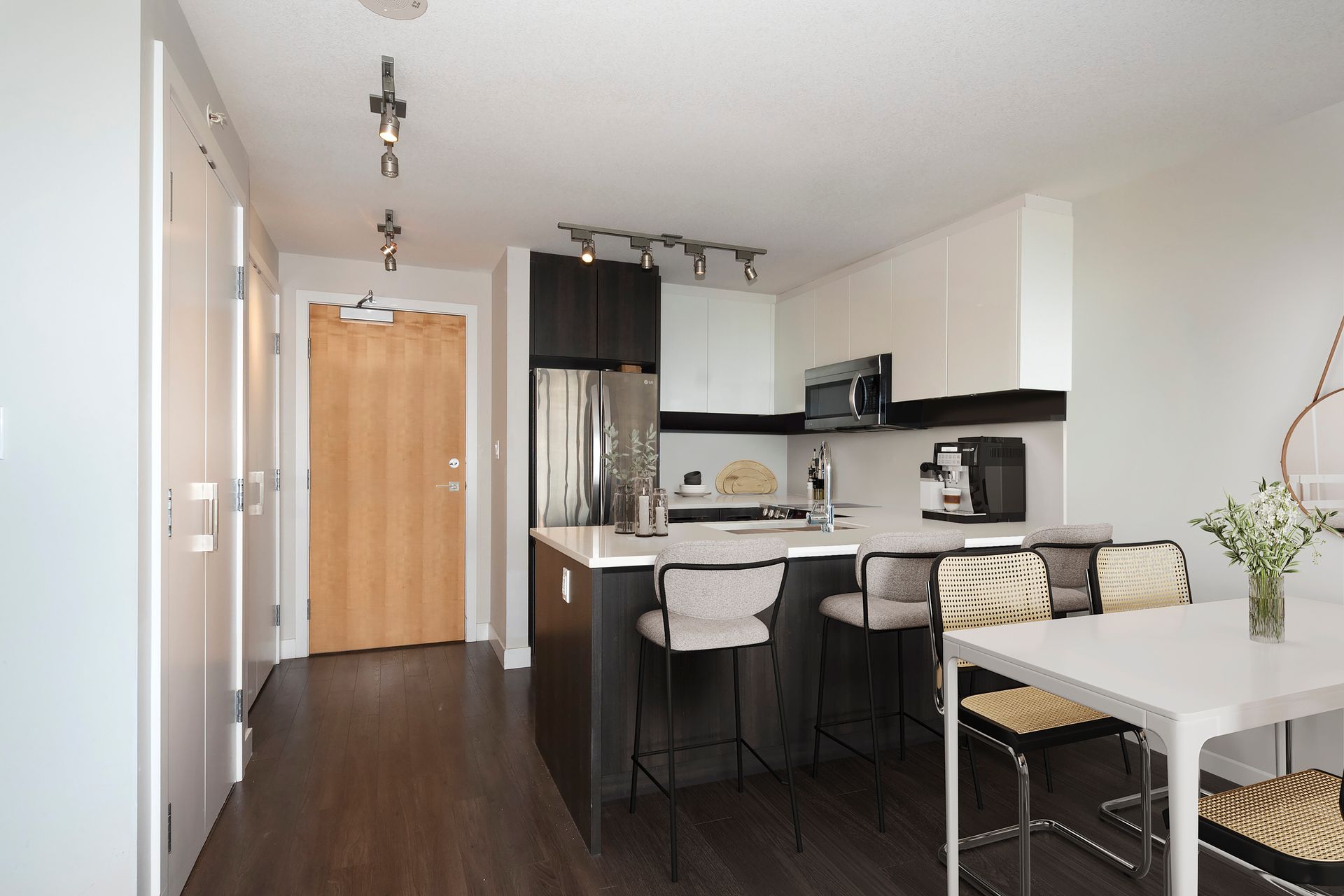 vargha-akhtarkhavari-020