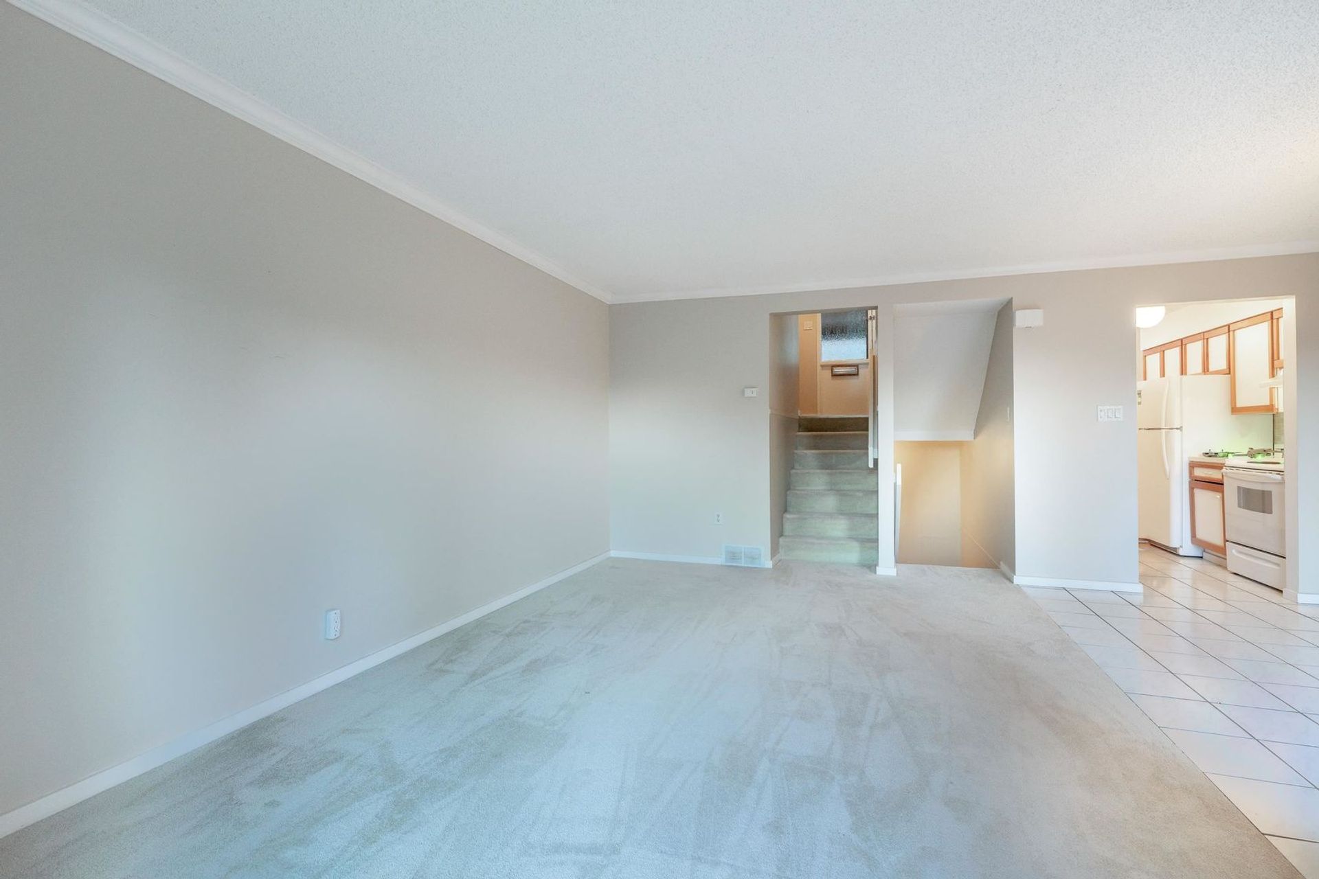 512-cardiff-way-college-park-pm-port-moody-15