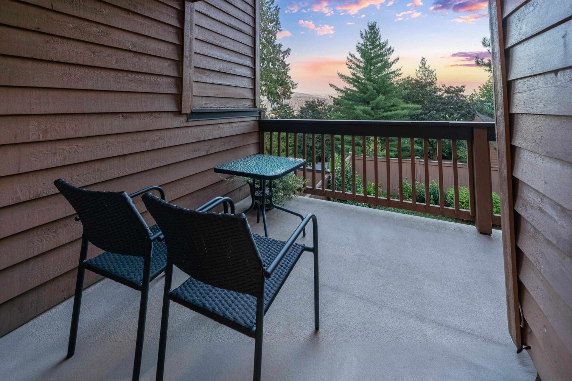 512-cardiff-way-college-park-pm-port-moody-21