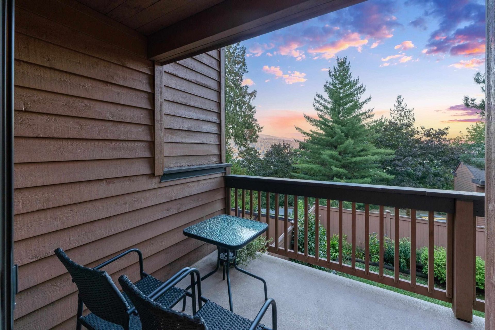 512-cardiff-way-college-park-pm-port-moody-22