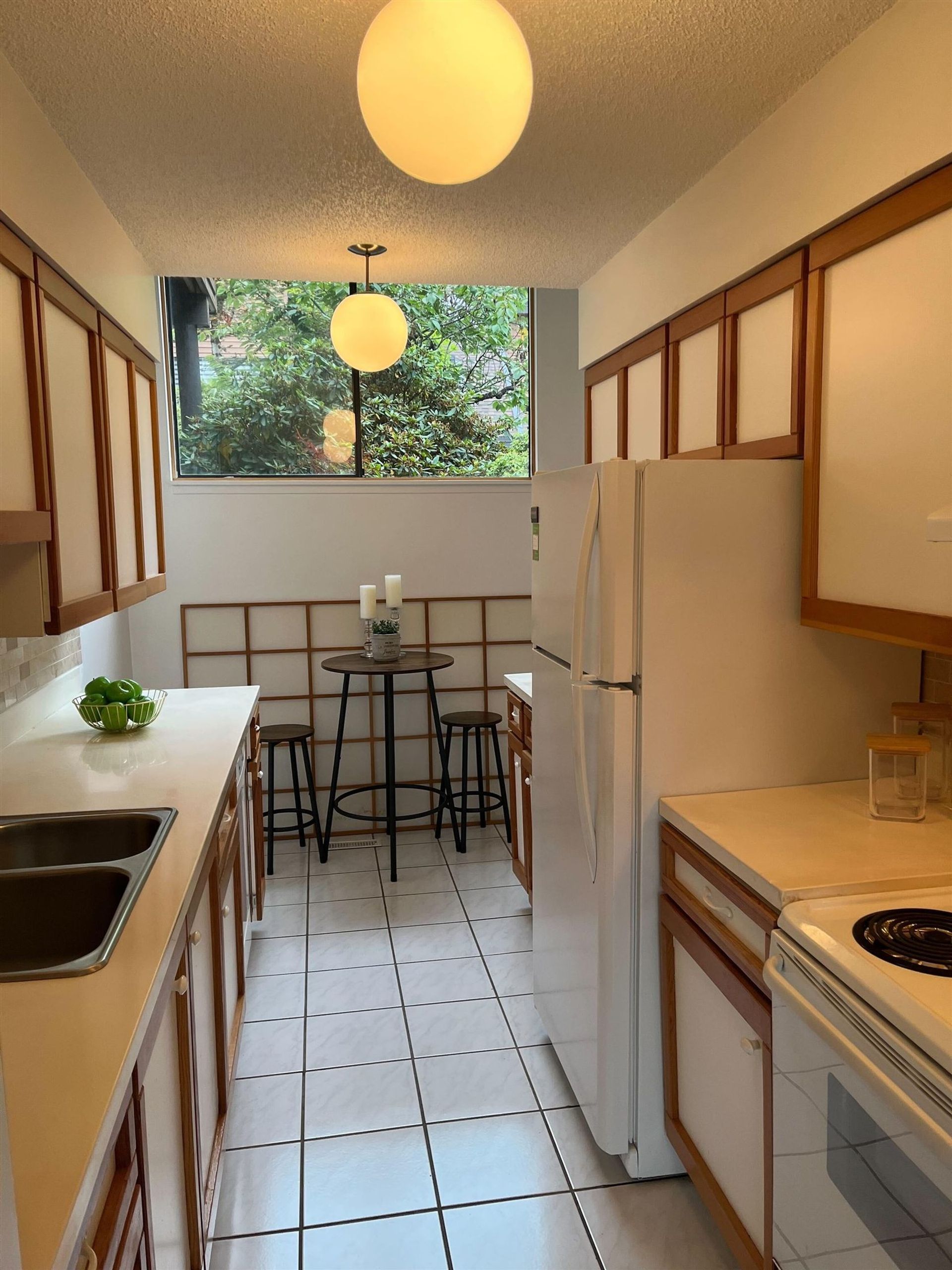 512-cardiff-way-college-park-pm-port-moody-24