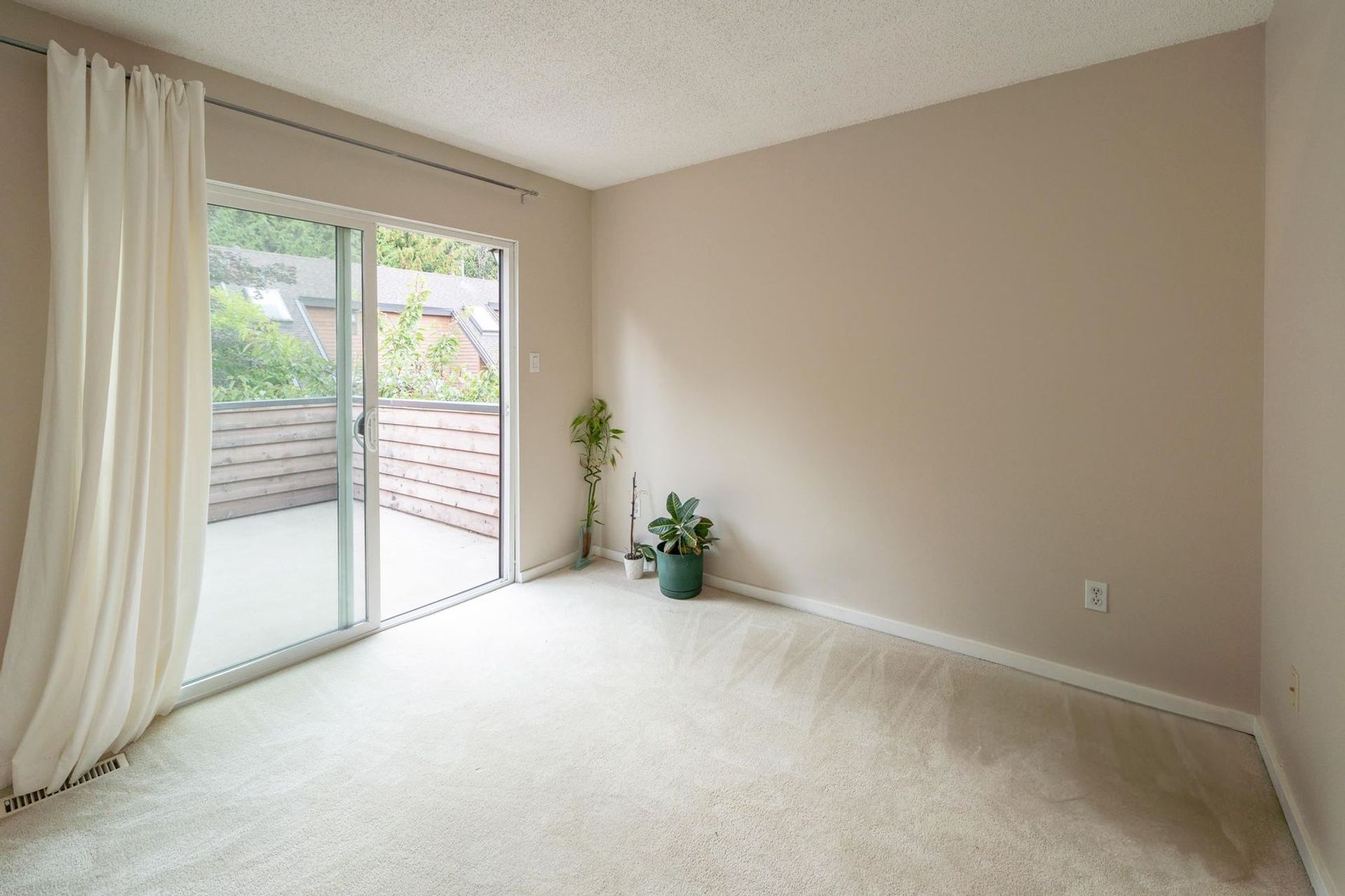 512-cardiff-way-college-park-pm-port-moody-33