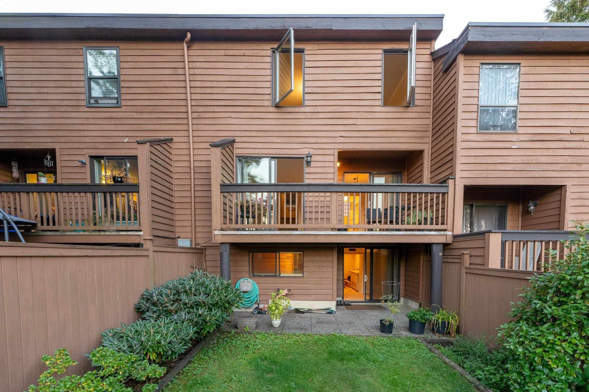 512-cardiff-way-college-park-pm-port-moody-39