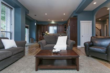 13645_9 at 10332  Street, Maple Ridge