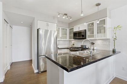 1-renaissance-square-quay-new-westminster-06 at 808 - 1 Renaissance Square, Quay, New Westminster