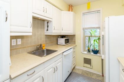 9867-manchester-drive-cariboo-burnaby-north-10 at 606 - 9867 Manchester Drive, Cariboo, Burnaby North