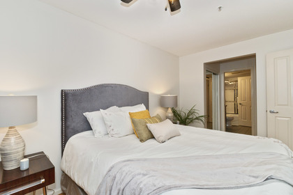 12 at 117 - 332 Lonsdale Avenue, Lower Lonsdale, North Vancouver