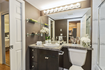 16 at 117 - 332 Lonsdale Avenue, Lower Lonsdale, North Vancouver