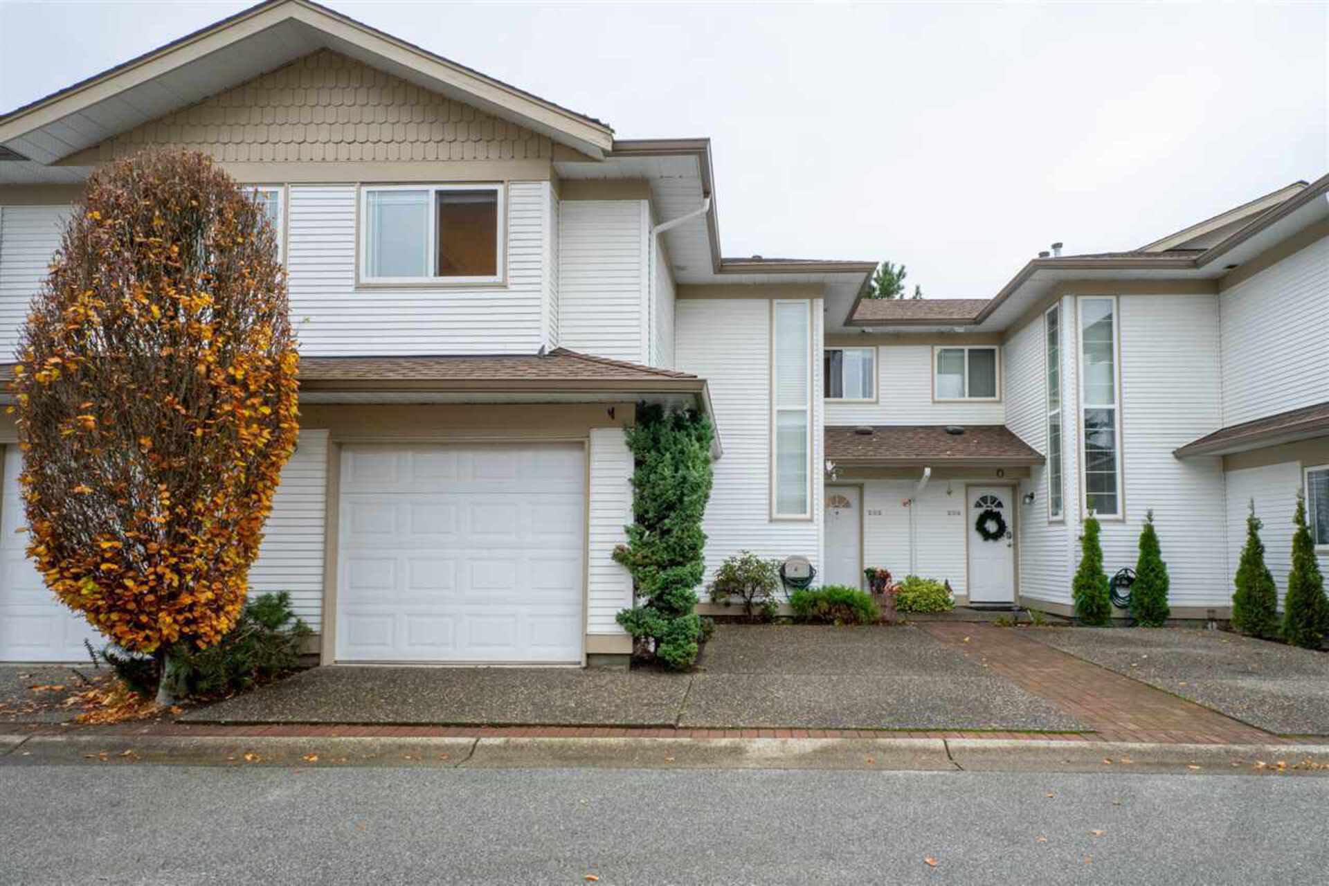 203 - 16233 82 Avenue, Fleetwood Tynehead, Surrey  by Vessie Chela, Real Estate Consultant 203 - 16233 82 Avenue, Fleetwood Tynehead, Surrey