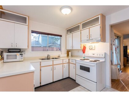 21707-dewdney-trunk-road-west-central-maple-ridge-03 at 4 - 21707 Dewdney Trunk Road, West Central, Maple Ridge 21707-dewdney-trunk-road-west-central-maple-ridge-03 at 4 - 21707 Dewdney Trunk Road, West Central, Maple Ridge