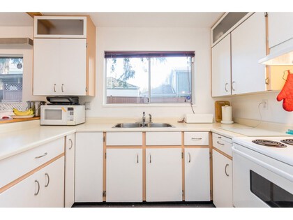 21707-dewdney-trunk-road-west-central-maple-ridge-04 at 4 - 21707 Dewdney Trunk Road, West Central, Maple Ridge 21707-dewdney-trunk-road-west-central-maple-ridge-04 at 4 - 21707 Dewdney Trunk Road, West Central, Maple Ridge