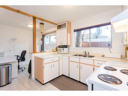 21707-dewdney-trunk-road-west-central-maple-ridge-05 at 4 - 21707 Dewdney Trunk Road, West Central, Maple Ridge 21707-dewdney-trunk-road-west-central-maple-ridge-05 at 4 - 21707 Dewdney Trunk Road, West Central, Maple Ridge