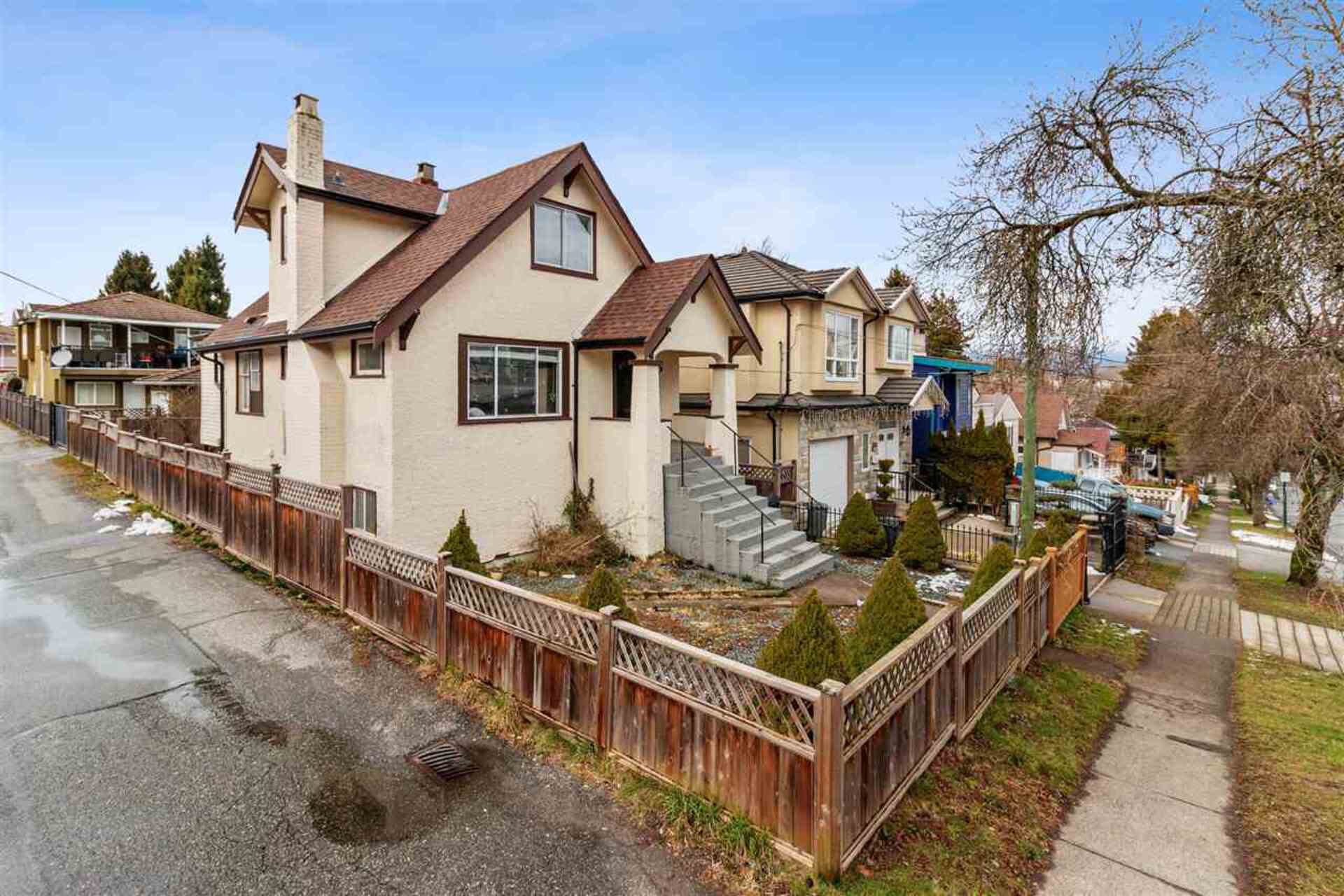 5375 Mckinnon Street, Collingwood VE, Vancouver East  by Vessie Chela, Real Estate Consultant 5375 Mckinnon Street, Collingwood VE, Vancouver East