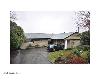 Main Entrance at 545  Crescent, North Vancouver Main Entrance at 545  Crescent, North Vancouver