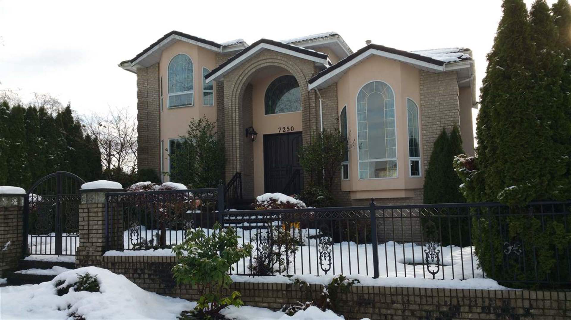 7250 Frances, Simon Fraser Univer., Burnaby North  by Vessie Chela, Real Estate Consultant 7250 Frances, Simon Fraser Univer., Burnaby North