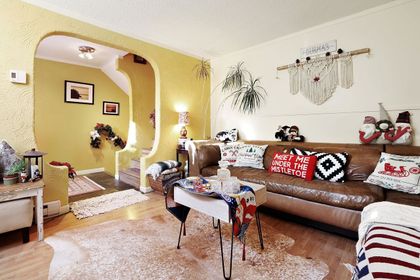 230-w-13th-street-central-lonsdale-north-vancouver-03 at 8 - 230 W 13th Street, Central Lonsdale, North Vancouver 230-w-13th-street-central-lonsdale-north-vancouver-03 at 8 - 230 W 13th Street, Central Lonsdale, North Vancouver