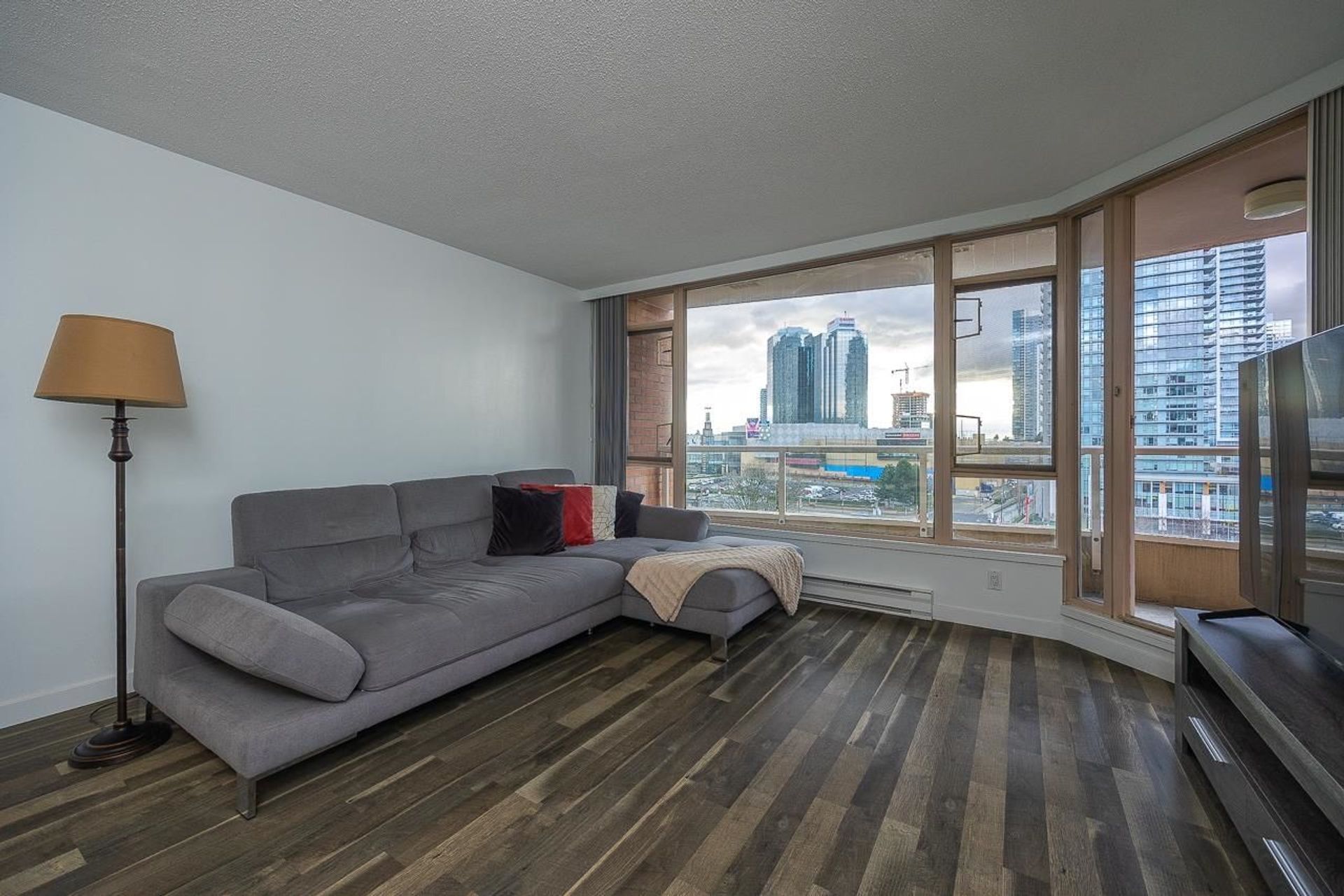 904 - 4657 Hazel Street, Forest Glen BS, Burnaby South  by Vessie Chela, Real Estate Consultant 904 - 4657 Hazel Street, Forest Glen BS, Burnaby South