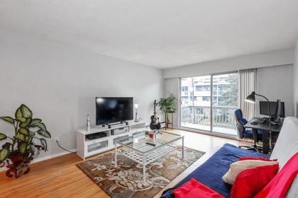 135-w-21-street-central-lonsdale-north-vancouver-02 at 301 - 135 W 21 Street, Central Lonsdale, North Vancouver 135-w-21-street-central-lonsdale-north-vancouver-02 at 301 - 135 W 21 Street, Central Lonsdale, North Vancouver