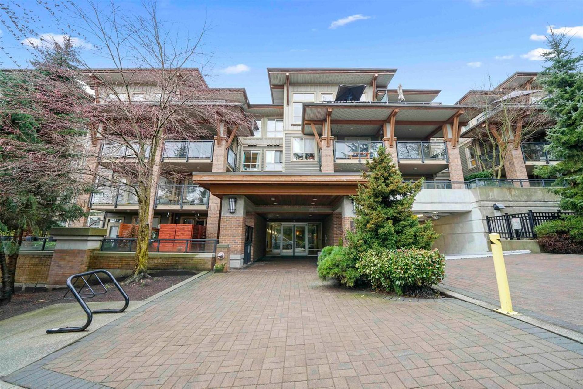 425 - 1633 Mackay Avenue, Pemberton NV, North Vancouver  by Vessie Chela, Real Estate Consultant 425 - 1633 Mackay Avenue, Pemberton NV, North Vancouver