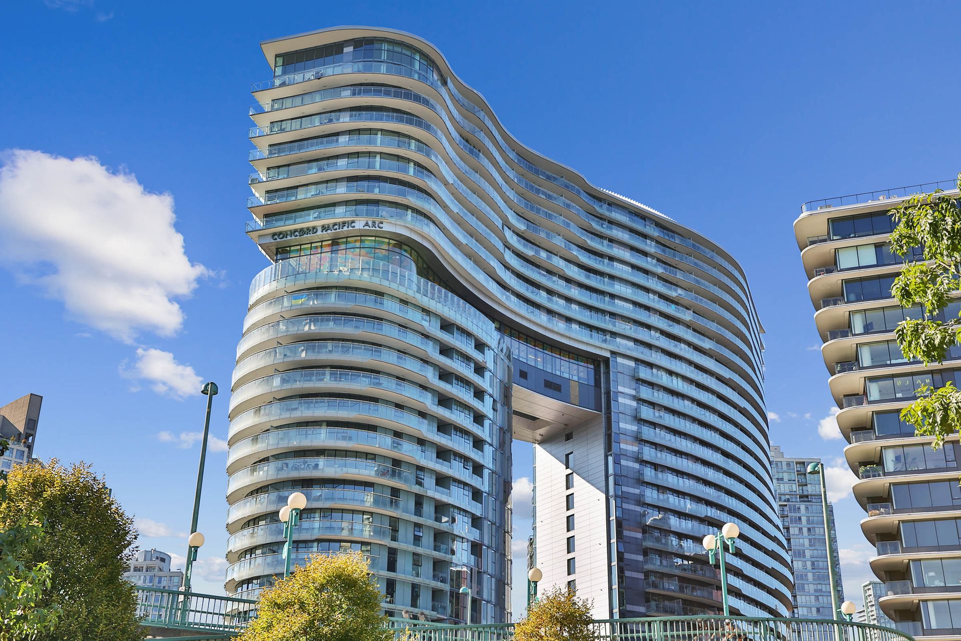 2516 - 87 Nelson Street, Yaletown, Vancouver West  by Vessie Chela, Real Estate Consultant 2516 - 87 Nelson Street, Yaletown, Vancouver West