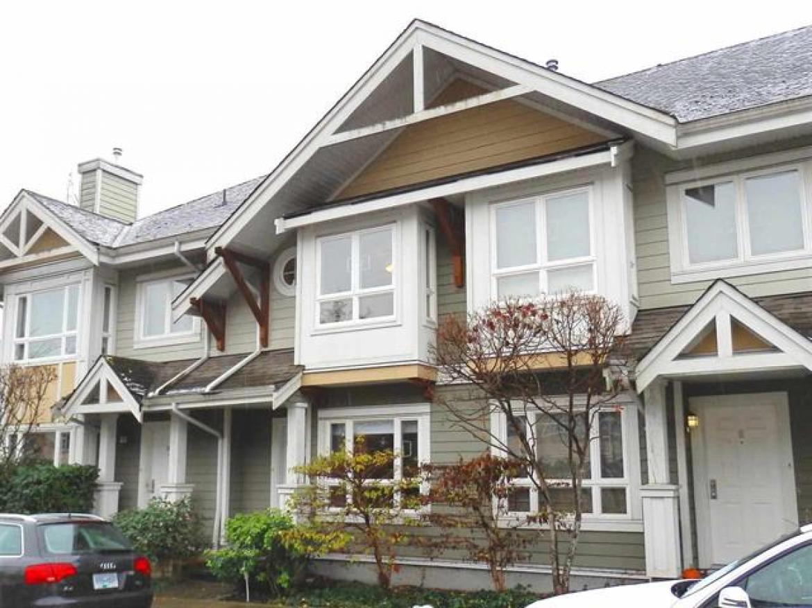 9 - 915 Tobruck Avenue, Hamilton, North Vancouver 