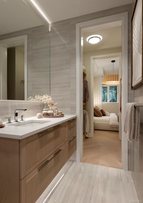 Ensuite at 429 Lampson Street, Esquimalt