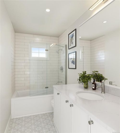 Ensuite at 1224 Richardson Street, Rockland, Victoria