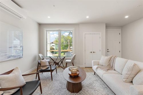 getmedia-15 at 483 South Joffre Street, Esquimalt